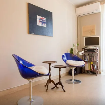 Large 1 Bedroom With Balcony City Centre Cannes