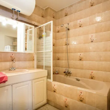 Apartment Large 1 Bedroom With Balcony City Centre Cannes