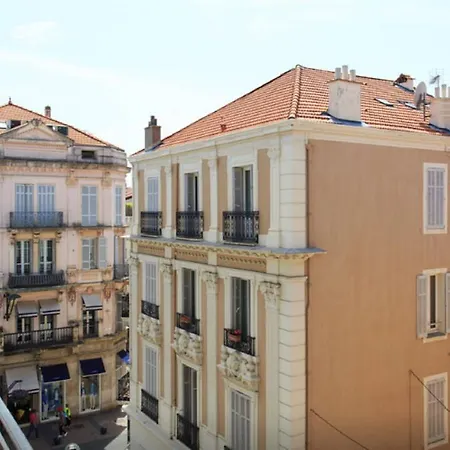 Apartment Large 1 Bedroom With Balcony City Centre