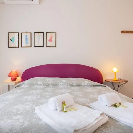 Apartament Large 1 Bedroom With Balcony City Centre